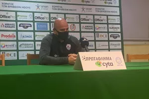 ΤΙΜΟΥΡ: "Άθλιο γήπεδο, δυστυχώς αναγκαζόμαστε να παίζουμε εδώ" 