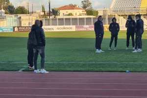 Στο γήπεδο η ΑΕΛ (φώτος)
