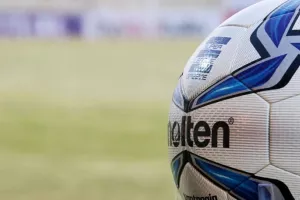 Σέντρα στη Super League 2 στις 16 Ιανουαρίου, φρένο στη Football League