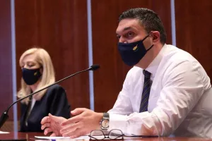 Έξι νέα σχέδια για επιχειρήσεις, δόσεις δανείων & αναστολή ενοικίων