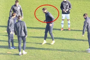 Χαμογελαστός ο... νέος