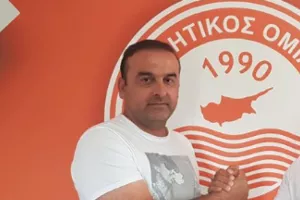 Έξω φρενών... ο Κώστας