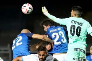Τεράστια ανατροπή και ξανά στην κορυφή! (φώτος)