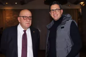 Στήριξη="Προσωποποίηση της γελοιότητας"
