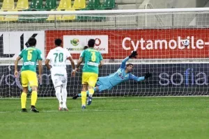 Υπόθεση... ημιχρόνου και ΤΡΙΑΡΑ στην "Αρένα"! (Φώτος)
