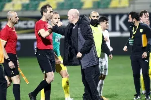 Υπόθεση... ημιχρόνου και ΤΡΙΑΡΑ στην "Αρένα"! (Φώτος)