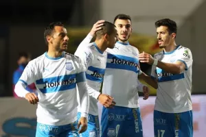 Βάφτηκε γαλάζια η κορυφή! 