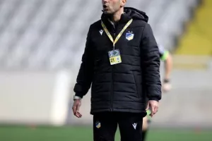 Στο ντεμπούτο Πουρσαϊτίδη... ήταν ΑΠΟΕΛ! (φώτος)
