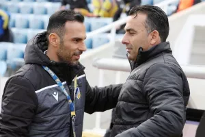 Εναγκαλισμοί και χαμόγελα 