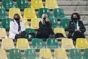 Υπόθεση... ημιχρόνου και ΤΡΙΑΡΑ στην "Αρένα"! (Φώτος)