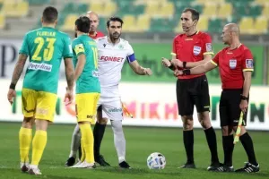 Υπόθεση... ημιχρόνου και ΤΡΙΑΡΑ στην "Αρένα"! (Φώτος)