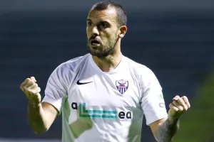 ΚΑΛΤΣΑΣ: "Κοιτάμε την δική μας δουλειά/Σημασία έχει να κερδίζουμε" 