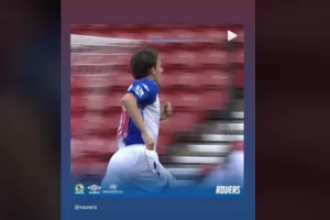 Ματ/Μπλάκμπερν!