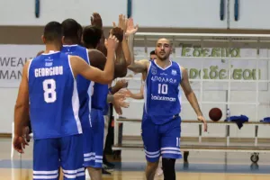 Καλαθοσφαιριστές Απόλλων: "Επιστροφή μόνο... με το Σωματείο"