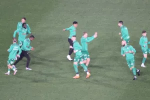 Η εντεκάδα της Ομόνοιας/Πάγκο ο Τσέποβιτς 