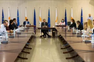 Πάνε όλοι Προεδρικό - Κοντά σε lockdown και πάλι η Κύπρος