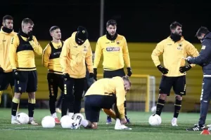 ΑΕΚ: Με Χνιντ οι 21 του Χιμένεθ για Απόλλωνα Σμύρνης