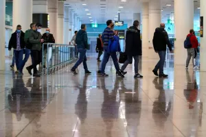 Υποχρέωση αρνητικού τεστ COVID-19 για ταξίδια σε Αγγλία και Σκωτία