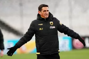 «Είμαι θυμωμένος, έχει βάρος η φανέλα της ΑΕΚ!»
