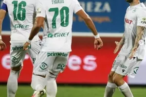 Οι αντιδράσεις της νέας τριάρας 