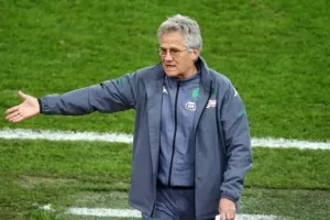 Μπόλονι: «Θα θέλαμε τις λύσεις αμέσως μετά το παιχνίδι με τον ΠΑΟΚ»