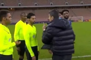 Ορμησε στον διαιτητή ο Λουτσέσκου: «Είναι ντροπή, δεν το αξίζω αυτό» 