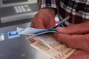 Αυτοί οι συνταξιούχοι δικαιούνται τα €710