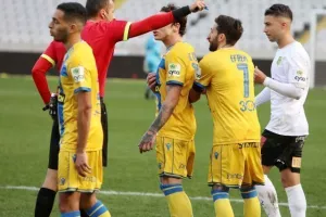 ΑΠΟΒΟΛΗ μέσω VAR για Ντε Βινσέντι