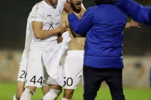 Ξέσπασμα... με ημίγυμνο Μαΐντεβατς! (ΦΩΤΟΣ)