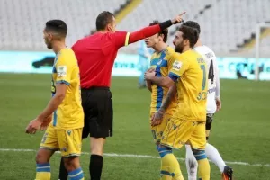 ΑΠΟΒΟΛΗ μέσω VAR για Ντε Βινσέντι