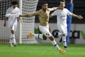 Ξέσπασμα... με ημίγυμνο Μαΐντεβατς! (ΦΩΤΟΣ)