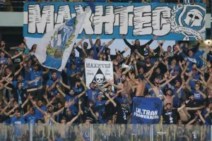 Μακριά οι ΜΑΧΗΤΕΣ