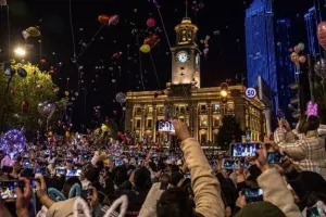 ΔΙΑΣΚΕΔΑΣΗ εκεί που ξέσπασε η πανδημία!