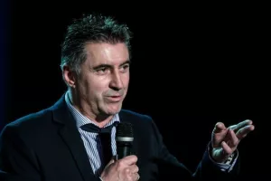 Συνάντηση με Μητσοτάκη, φουλ για πρόεδρος της ΕΠΟ