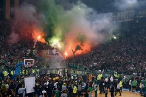 Ο Χεζόνια «ανεβάζει» βίντεο από το καυτό OAKA και ζητά να ανοίξουν τα γήπεδα!
