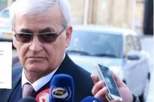 Έβγαλε... τις επιστολές στη φορά για Παπασταύρου