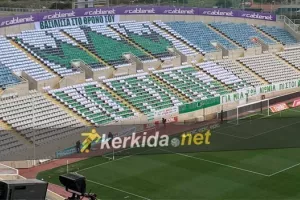 "Βασίλισσα στο θρόνο σου..."
