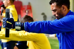 (Φώτος/ΑΕΛ) Η δουλειά της Δευτέρας 