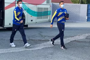(ΦΩΤΟΣ) Η άφιξη του ΑΠΟΕΛ