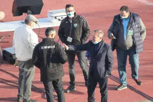 (ΦΩΤΟΣ) Πρόδρομος - Τορναρίτης πριν την σέντρα
