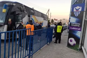 Η άφιξη της ΑΕΛ στο “ΠΑΠ” (φώτος/βίντεο)