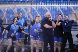 Πρώτο, μάγκικο και Βαρωσιώτικο 