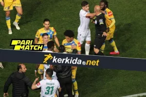 (ΦΩΤΟΣ) Ενταση, "κοκορομαχίες" και κίτρινη ο Κούσουλος