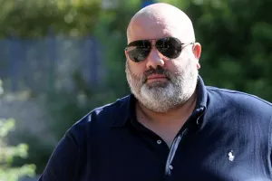 Συνελήφθη για παραμέληση εποπτείας όπλου ο Καραπαπάς