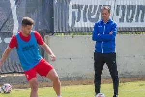 Πρώτη.../Λέβι