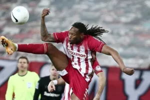 Έξι παίκτες του Ολυμπιακού μαζί με Λιβάια στην κορυφαία ενδεκάδα