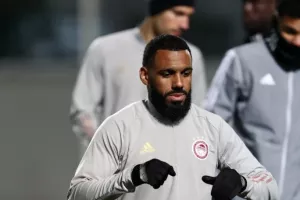 Ο Εμβιλά τα δίνει όλα για να παίξει με τη PSV