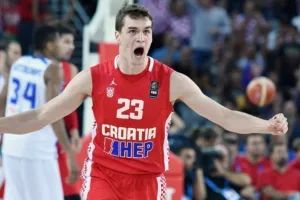 «Ερωτευμένος» με το ΟΑΚΑ και τον Διαμαντίδη ο Χεζόνια!