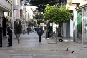 Πρόσληψη 260 ανέργων με μισθό €1000 για να ελέγχουν τα μέτρα!