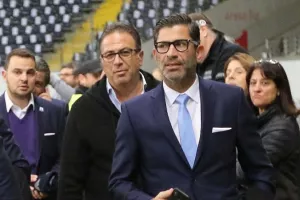 "Να παραιτηθεί άμεσα και να διευκολύνει τον ΠτΔ" (Πάει... στη Βουλή ο Απόλλωνας)